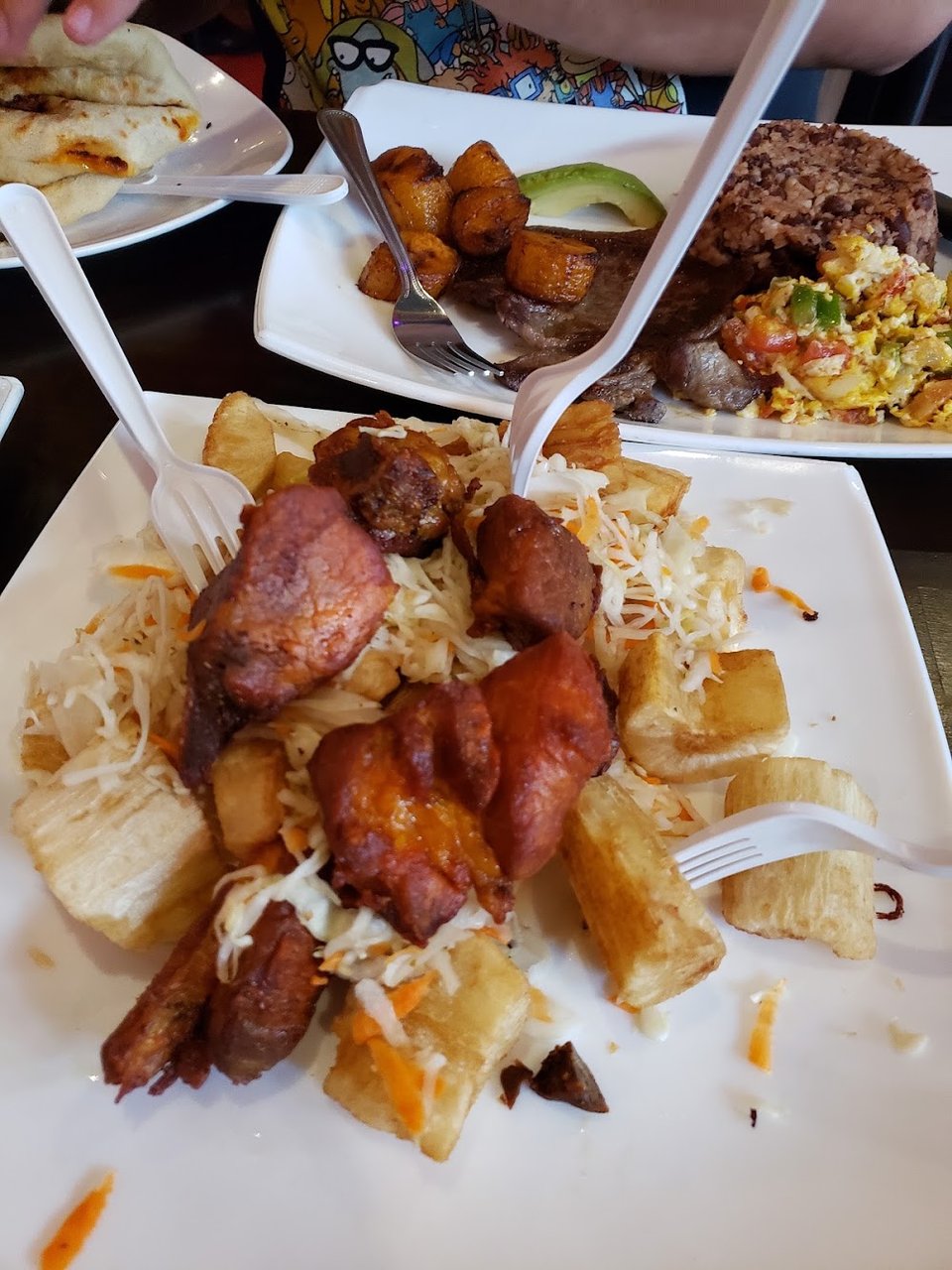Yuca Con Chicharron
